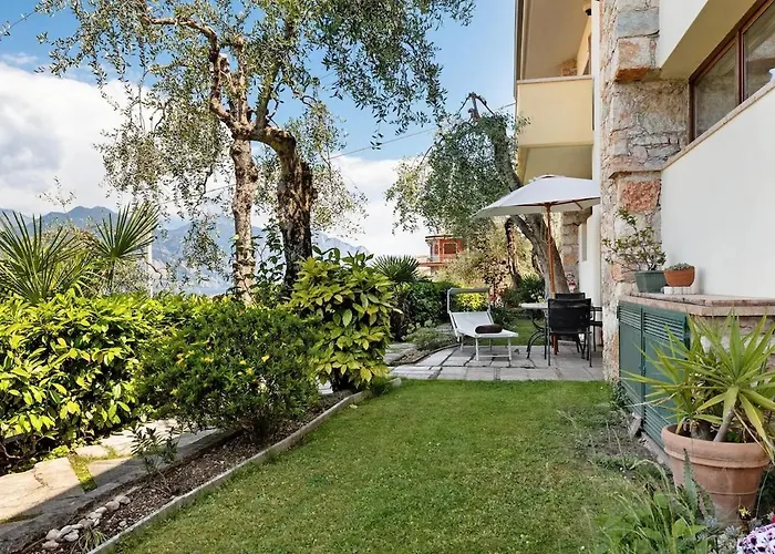 Garda - Panorama Brenzone sul Garda